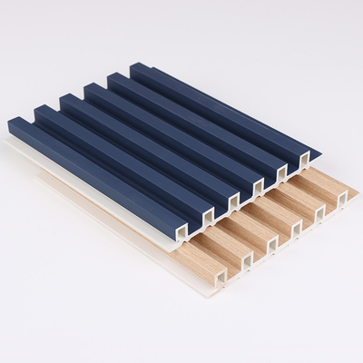 Qualidade Placas compostas plásticas de madeira sulcadas do Decking do PVC 8mm Fábrica